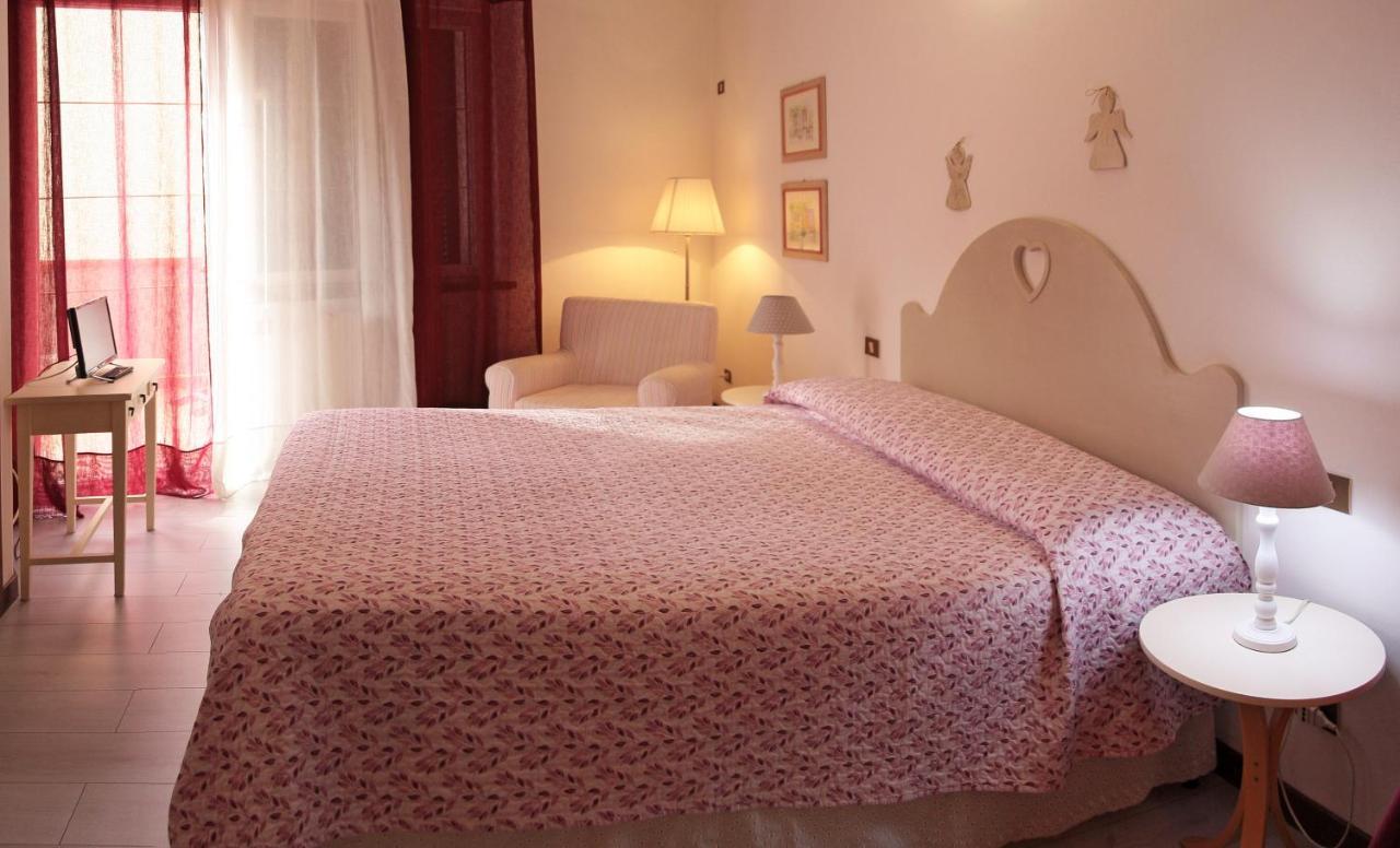 Casa Margherita Affittacamere B&B Фоллоника Экстерьер фото